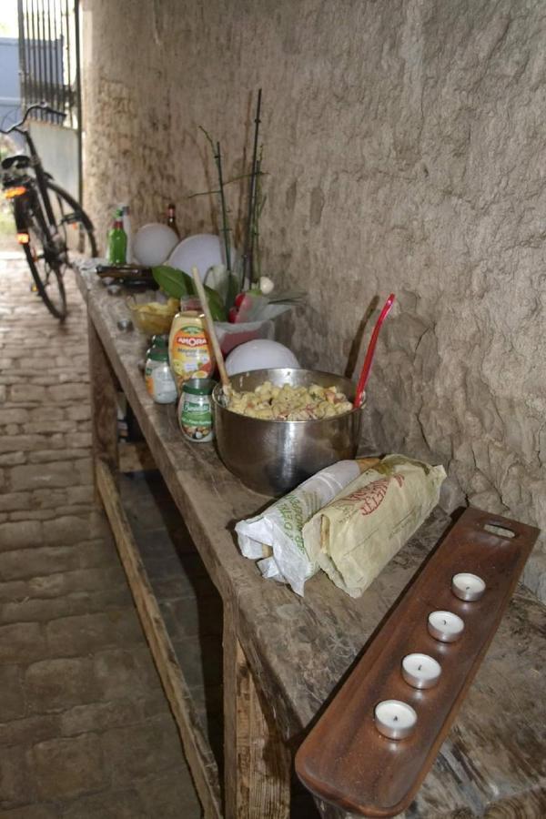 Belle Chambre D'Hote Pour 2 A 4 Personnes Apartment Chef-Boutonne Exterior photo